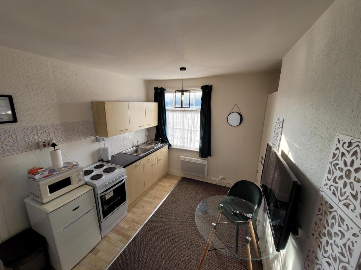 Sea Side Flat 5 With Fast Wifi And Free Parking Apartment Scarborough Exterior photo